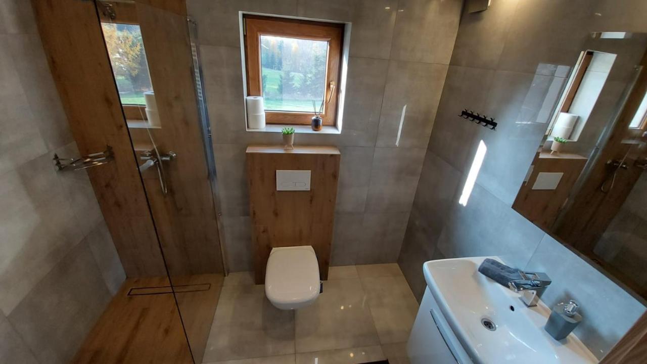 Domek Z Kominkiem Nad Jeziorem Z Jacuzzi Ogrodowym Sumowo  Екстер'єр фото
